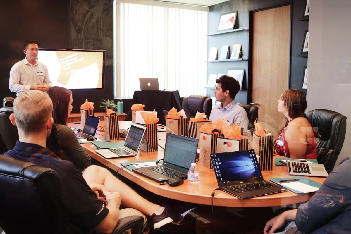 Modern enterprise pipeline review and deal strategy presentation
